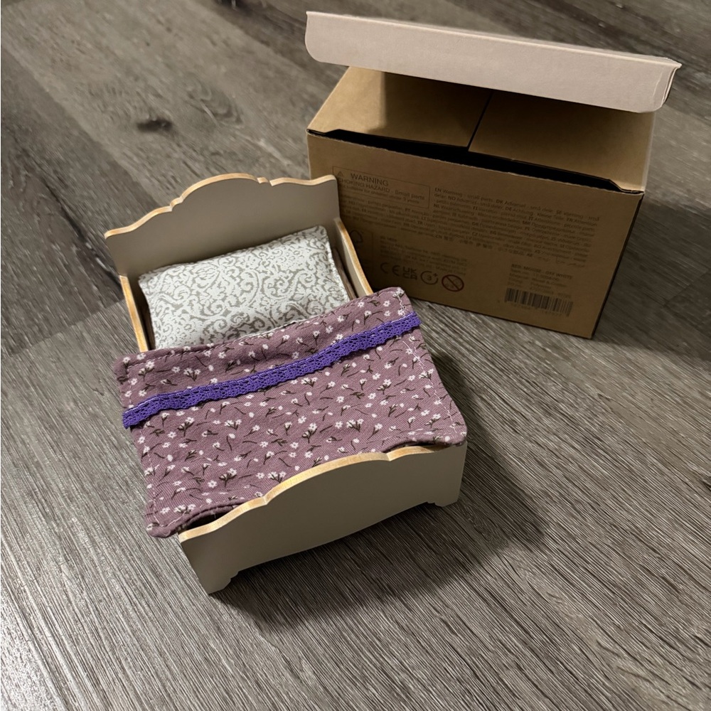 Maileg mouse bed